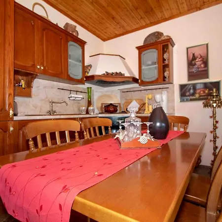 Laconian Collection # Serveika House # * Kastorion